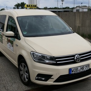 VW Caddy Maxi for 6 passengers with cargo space